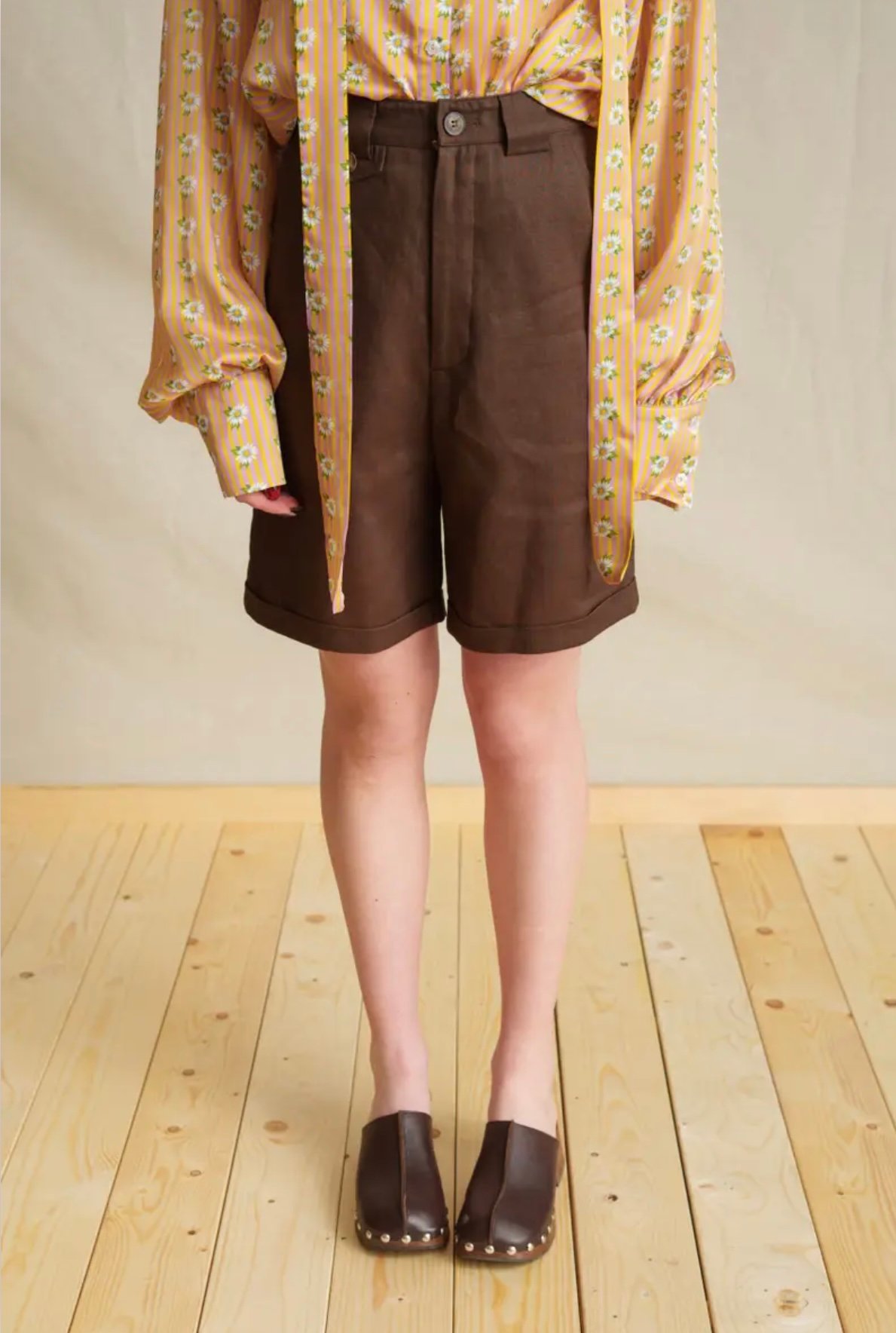 Screenshot Burly wood safari shorts - Image 1