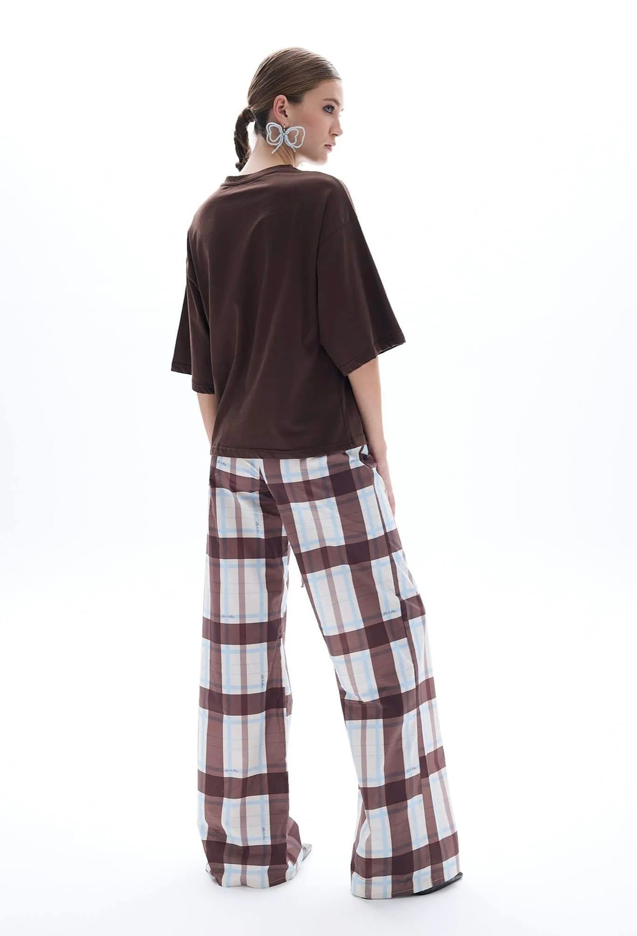 Screenshot Brown be a bee t-shirt - Image 2