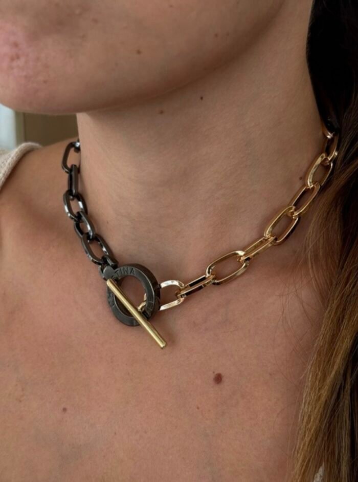 BLACK/GOLD SHORT CHAIN NECK - Image 1