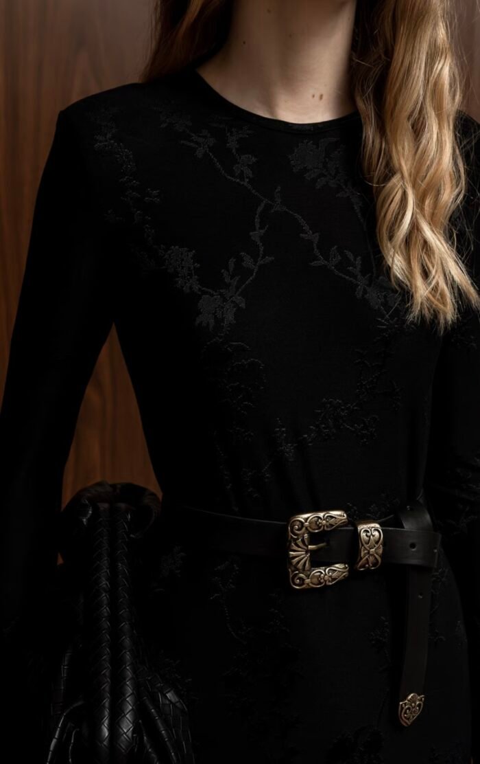 Black vintage belt with gold - Image 2