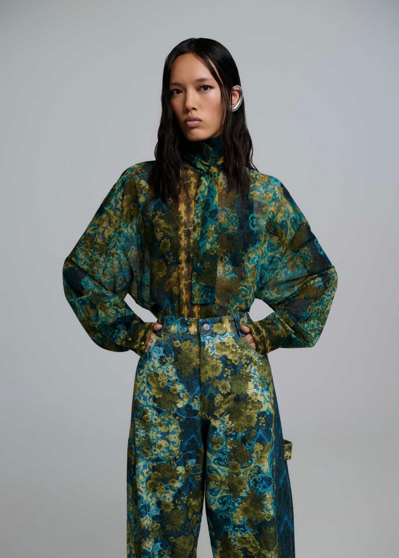 Screenshot Bellina oversized shirt - Image 1