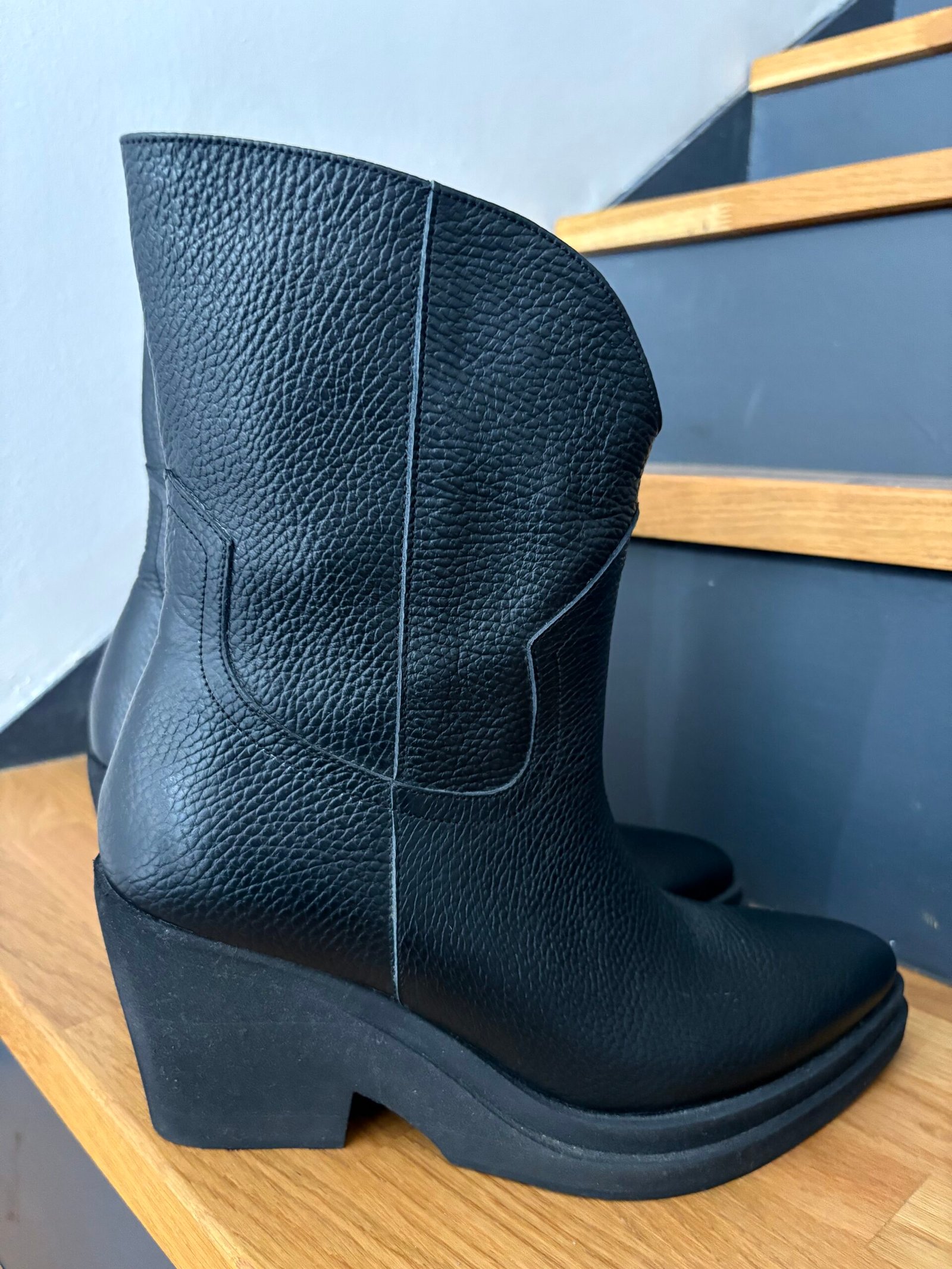 IMG_7833 Karma boots - Image 1