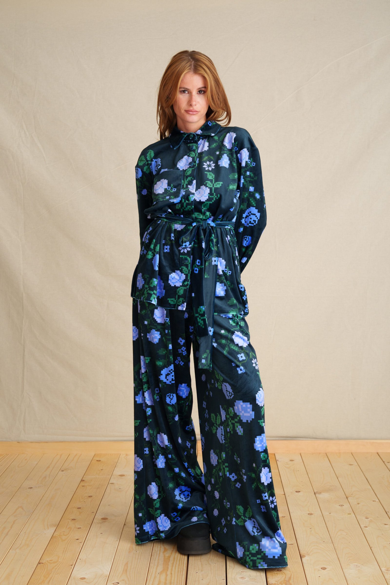 ALE03500 Pixel Rose Blue Velvet Set - Image 1