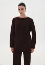 Brown blouse knitted