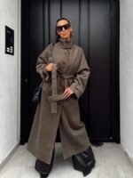 Oversized brown coat