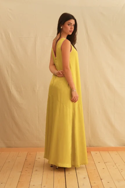 Georgina Trikogia Lime Jacquard Maxi Dress - Μακρύ φόρεμα με λαιμόκοψη V σε lime πράσινο χρώμα, από τον Georgina Trikogia. - View 2