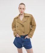 Sunsetgo Celestia Trench Coat: Μια μακριά, κομψή καμπαρντίνα από την Sunsetgo, ιδανική για κάθε περίσταση.