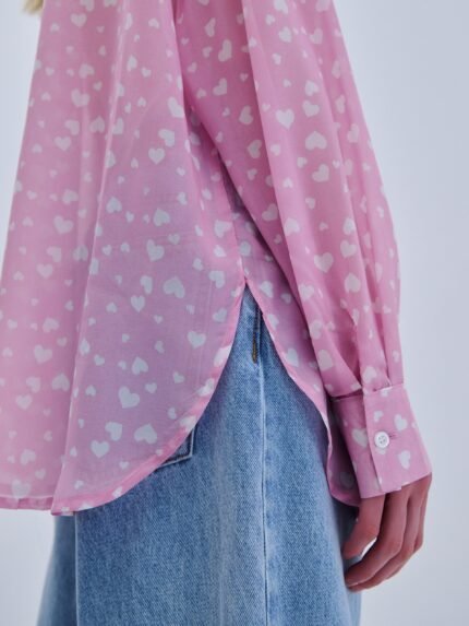 Combos Pink Shirt Hearts: Ροζ πουκάμισο με καρδιές, ιδανικό για στυλάτες εμφανίσεις, από τη συλλογή Combos. - View 2