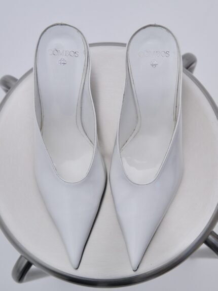 Combos | Mules Patent White: Κομψά λευκά δερμάτινα mules από τη μάρκα Combos. - View 2