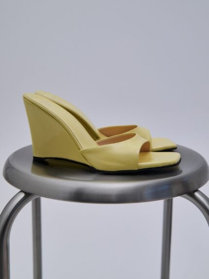 Γυναικεία Combos | Mules Square Toe από την Combos, κομψά mules με τετράγωνη μύτη.