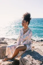 Γυναικείο λευκό Sunlit Shirt της Mersevi, αέρινο και καλοκαιρινό, ιδανικό για την παραλία.