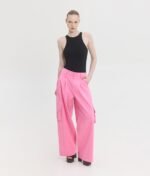 Γυναικείο παντελόνι Devon Fuchsia Pants της Sunsetgo σε έντονο φούξια χρώμα, ιδανικό για κομψές εμφανίσεις.