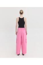 Γυναικείο παντελόνι Devon Fuchsia Pants της Sunsetgo σε έντονο φούξια χρώμα, ιδανικό για κομψές εμφανίσεις. - View 2