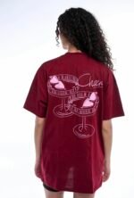 Γυναικεία "Cheers T-shirt" από Wanderlust, ιδανική για χαλαρές στιγμές και ταξίδια.