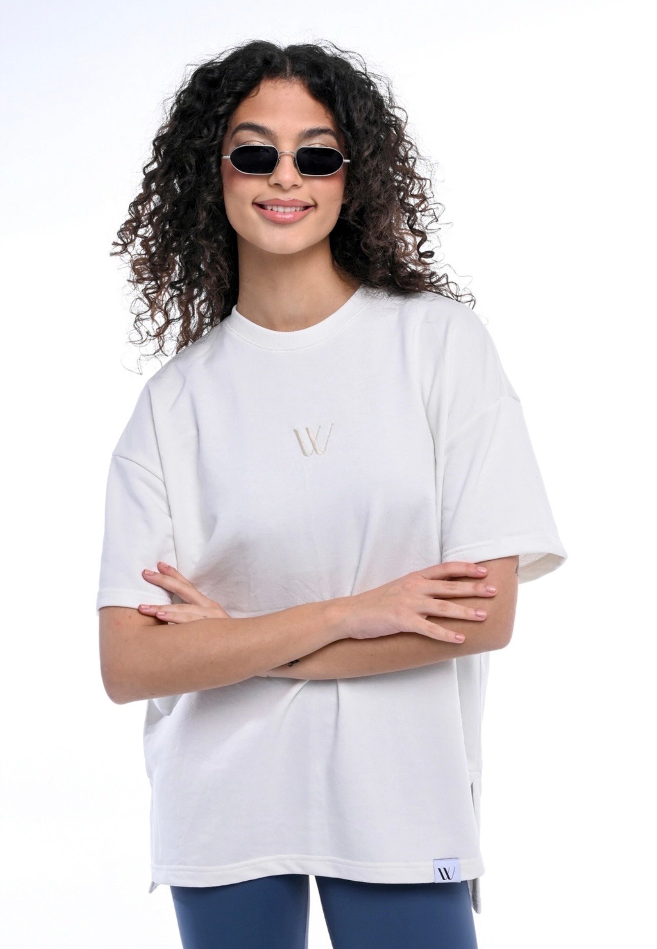 Wanderlust White Basketball Top - Λευκή μπλούζα μπάσκετ της Wanderlust για άνεση και στυλ.