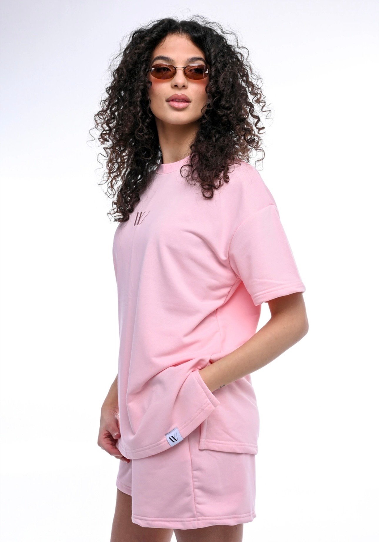 Wanderlust | Pink Basketball Top, ροζ αθλητική μπλούζα από την Wanderlust, ιδανική για τη συλλογή του Felicia Concept.