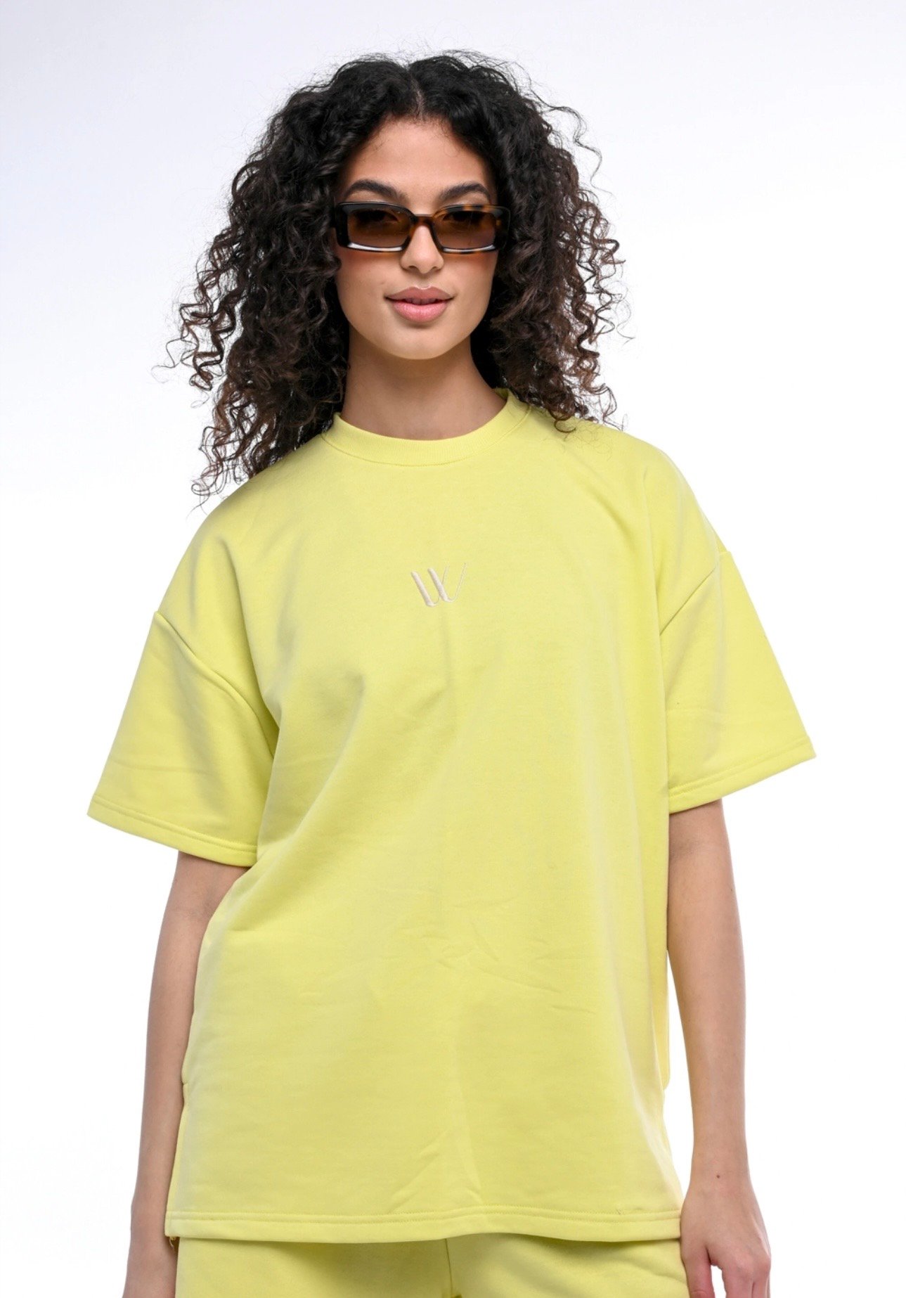Wanderlust Yellow Basketball Top - Μοναδική μπλούζα από τη Wanderlust σε φωτεινό κίτρινο.