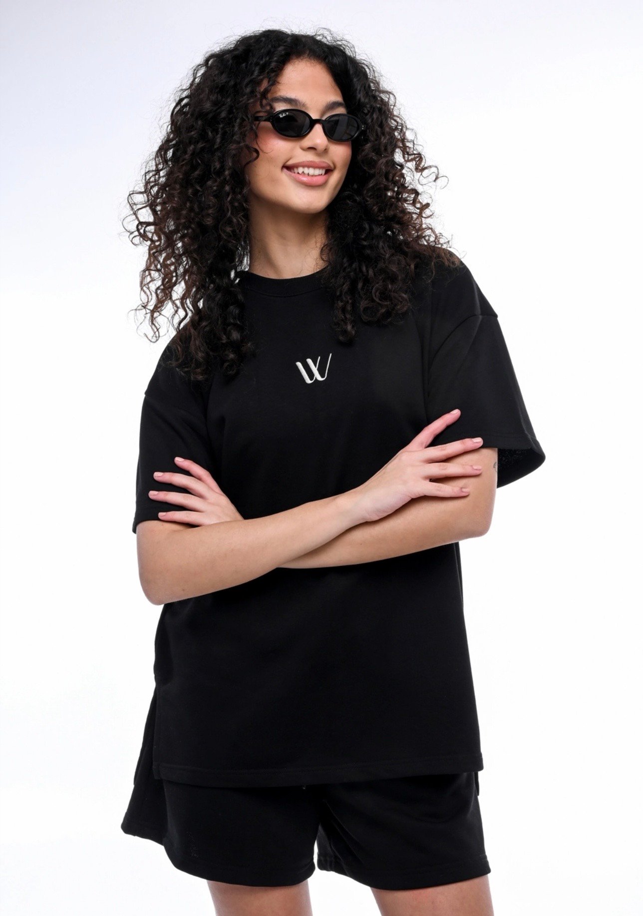 Wanderlust | Black Basketball Top: Στυλάτη μαύρη μπλούζα μπάσκετ από τη Wanderlust, ιδανική για casual εμφανίσεις στα Χανιά.