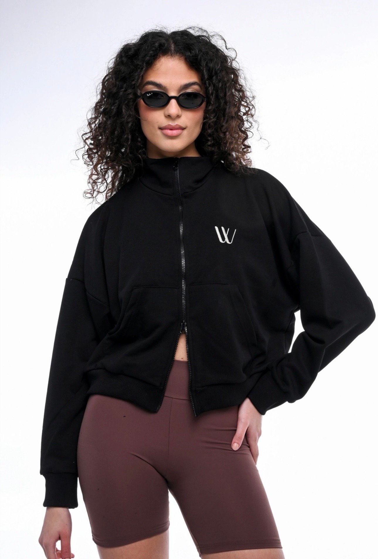 Wanderlust Black Summer Jacket: Κομψό μαύρο καλοκαιρινό τζάκετ από τη Wanderlust, ιδανικό για τις βόλτες στα Χανιά.