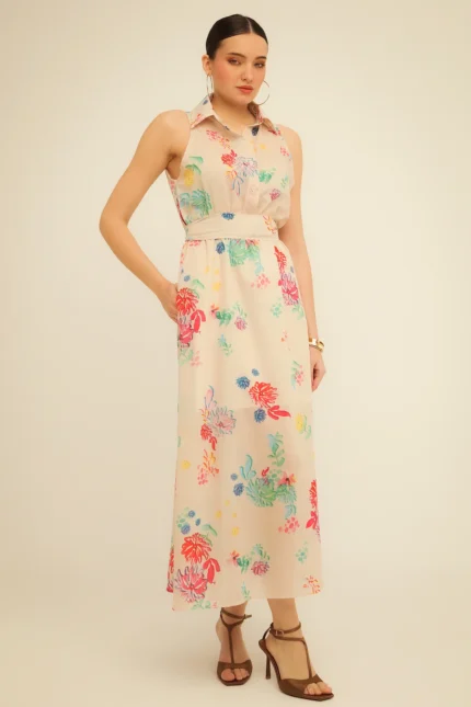 Το γυναικείο φόρεμα Ivory Grace Dress από τη μάρκα Bee me, σε εκρού απόχρωση, ιδανικό για κομψές εμφανίσεις. - View 2