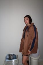 Inna Manoli | HEAVYWEIGHT TECHNICAL GABARDINE JACKET CAMEL WITH BLUE STRIPE
