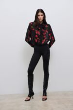 Combos | Carnation Dream Shirt Black