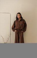 Inna Manoli | TECHNICAL GABARDINE BARREL PANTS BROWN - Image 2