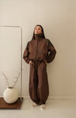 Inna Manoli | TECHNICAL GABARDINE BARREL PANTS BROWN