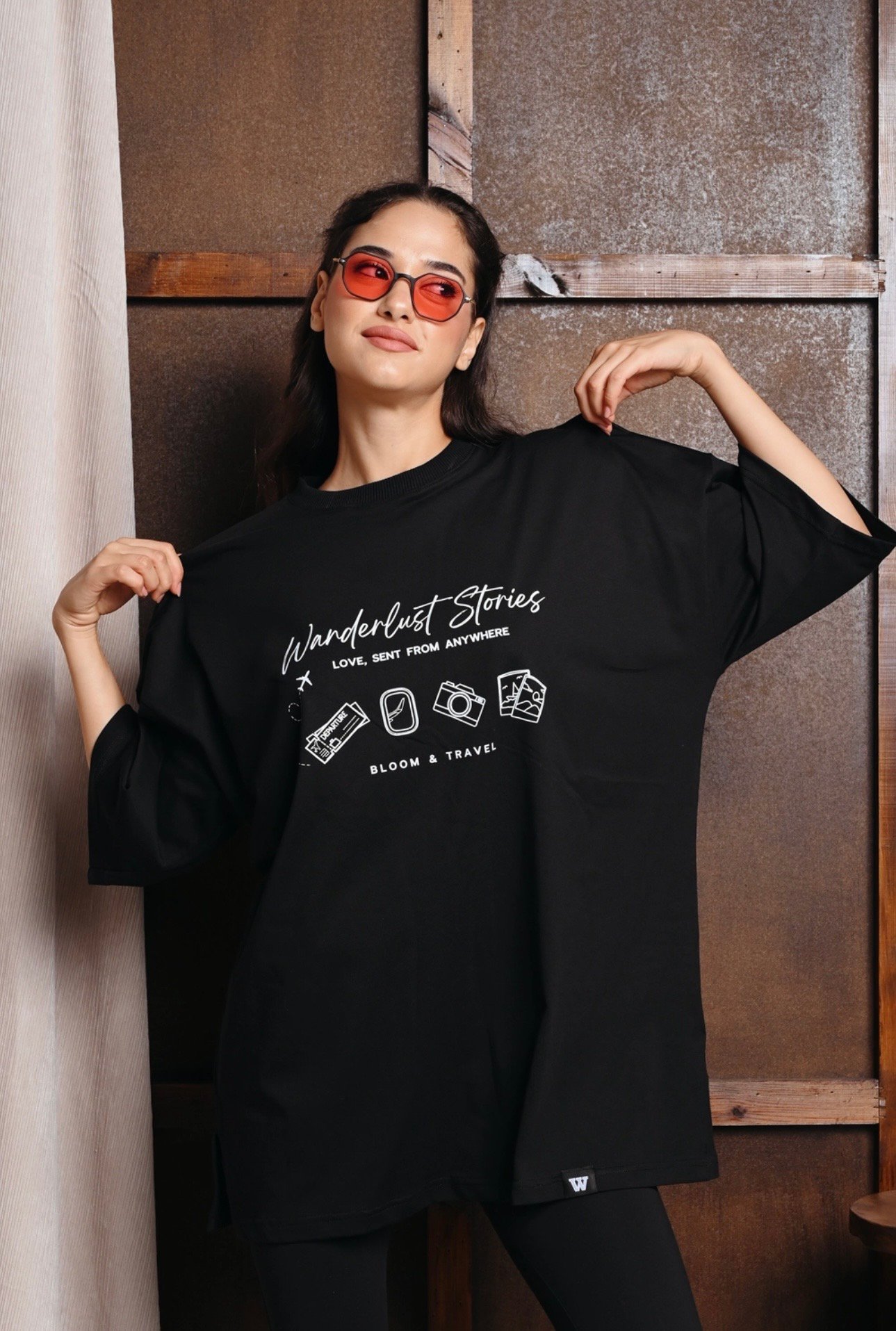 Wanderlust | stories oversized Tshirt black